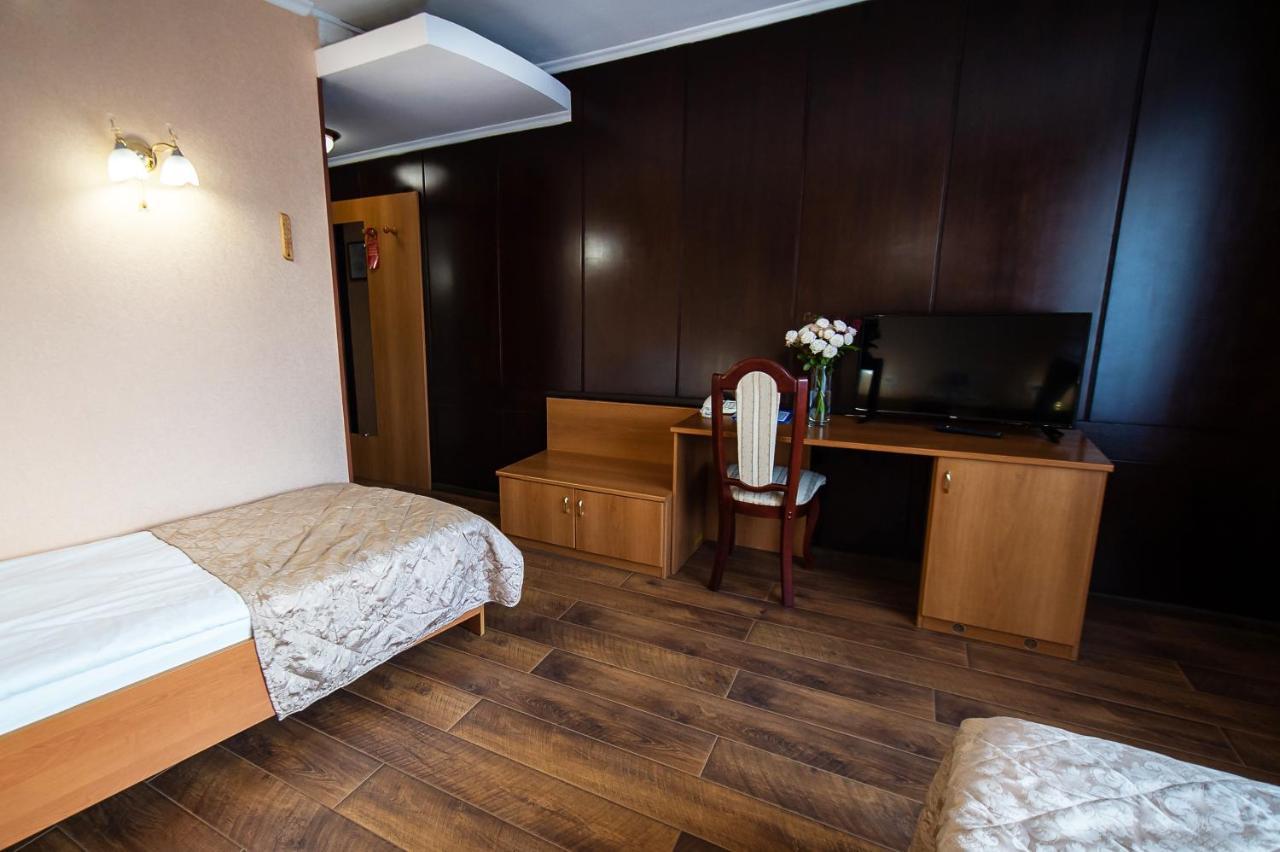 Salute Hotel Kyiv Exterior photo